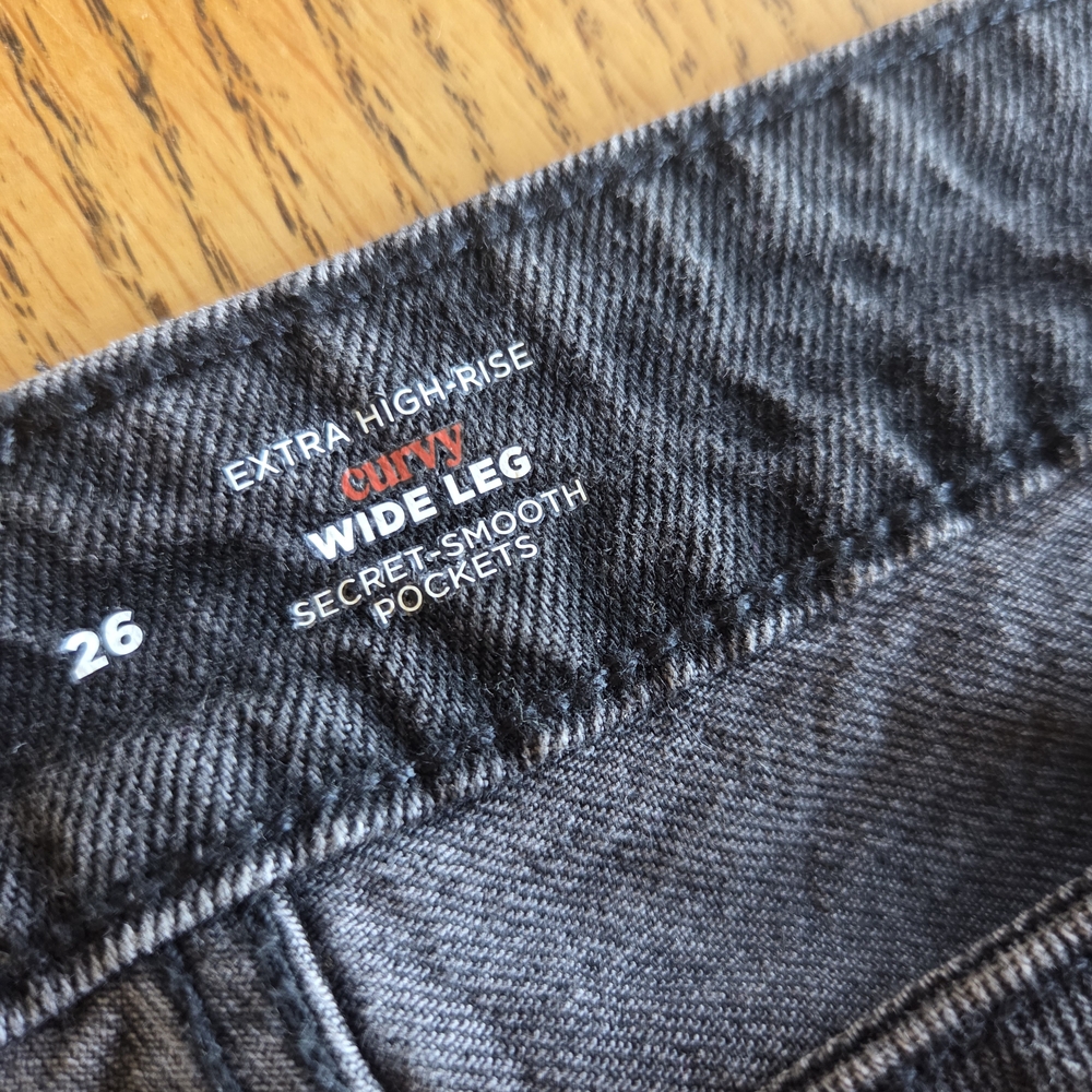 Old Navy Curvy Extra High-Waisted Wide-Leg Jeans Black Wash 26W NWT - Picture 5 of 10